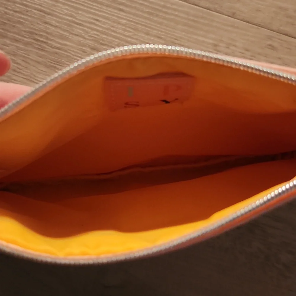 ipsy nwot travel